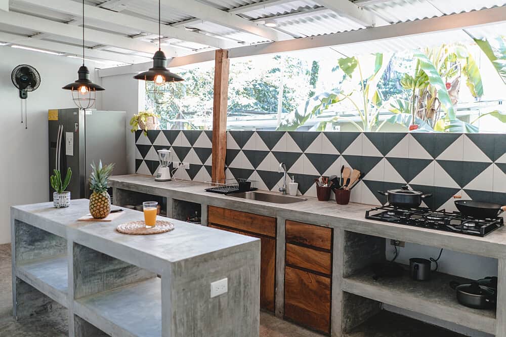 5 Day Earth Connection (Surf & Yoga Retreat), Costa Rica 4