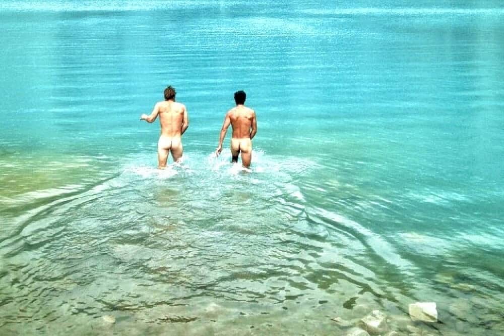 6 Day Gay 'Hike & Dip' Retreat at Cinq & Sept in South France 8