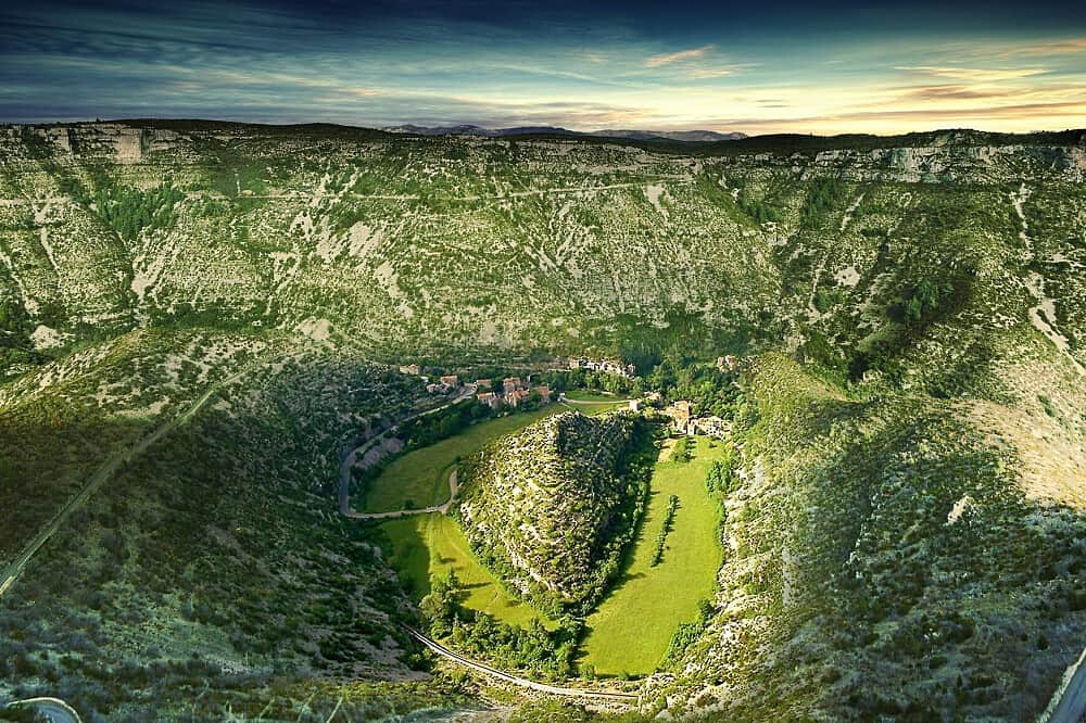 6 Day Gay 'Hike & Dip' Retreat at Cinq & Sept in South France 3