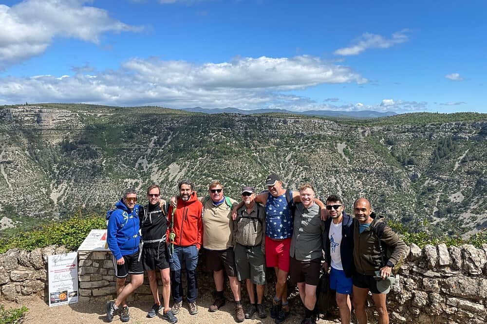 6 Day Gay 'Hike & Dip' Retreat at Cinq & Sept in South France 4