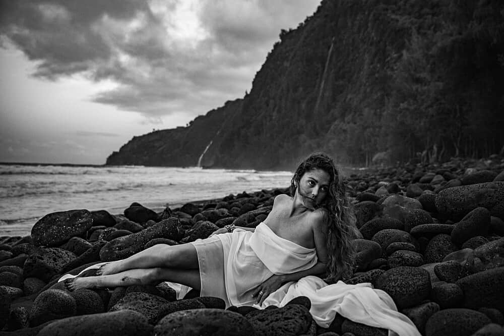 3 Day Private Women's RAW Photoshoot Retreat in Hawaii, USA 1