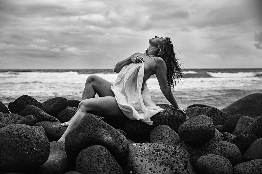 3 Day Private Women's RAW Photoshoot Retreat in Hawaii, USA 5