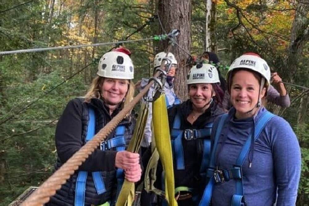 3 Day PEAK Fall Foliage Retreat in White Mountains, NH, USA 3