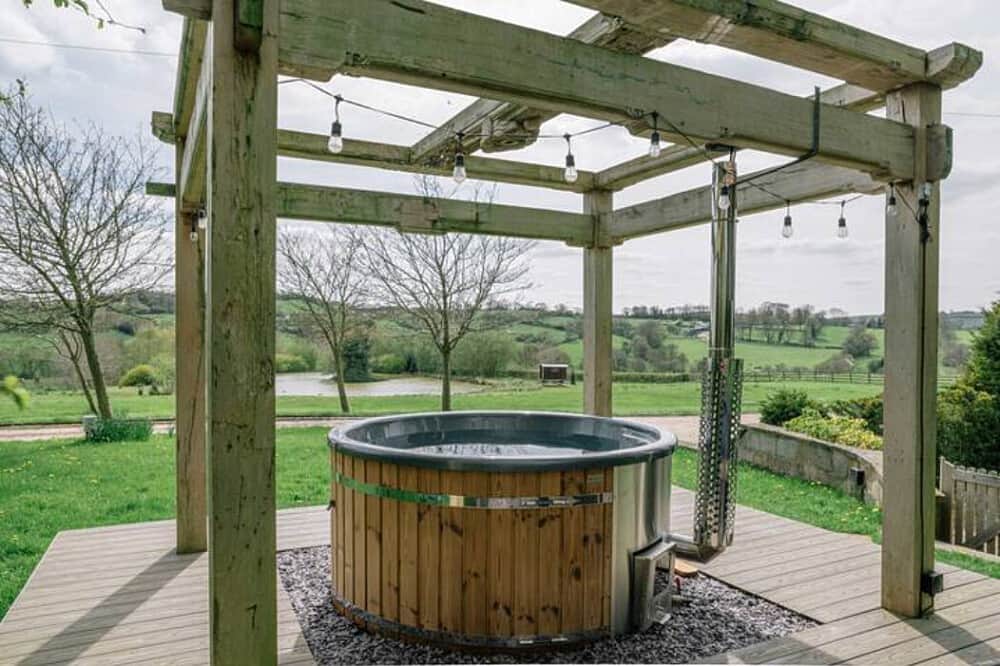 5 Day Mid-Week Hiking & Yoga Holiday in Carsington Water, UK 7