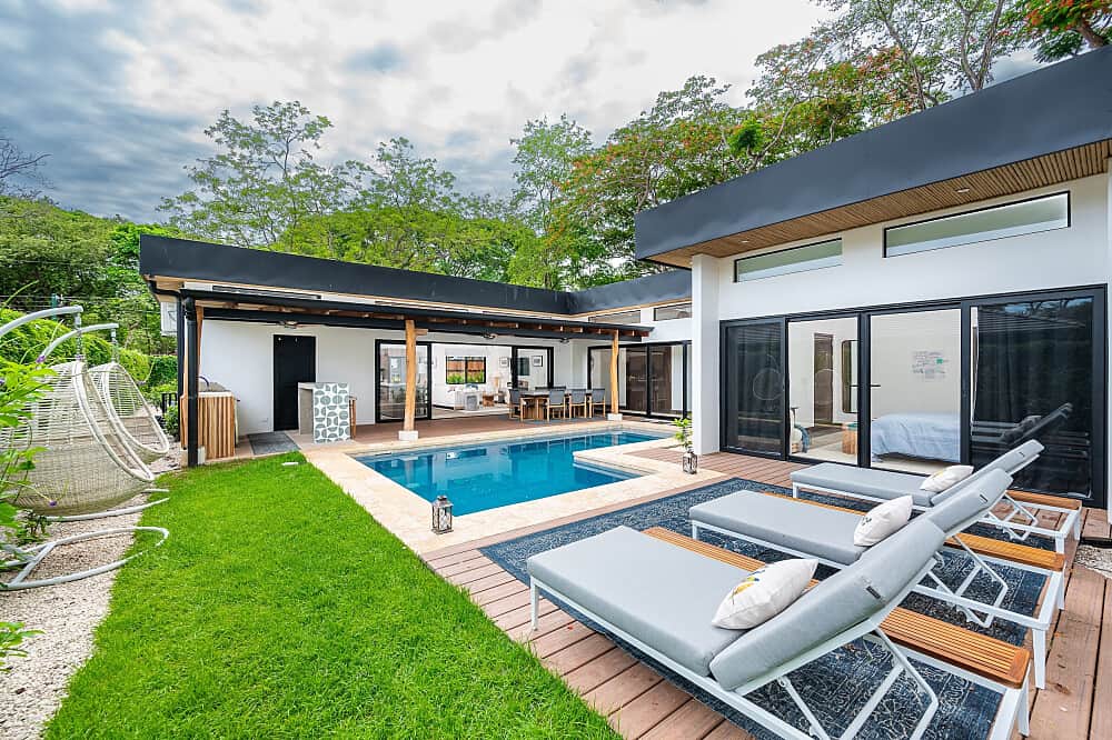 6 Day Find Your Flow Writing & Yoga, Women's Retreat, Costa Rica 3