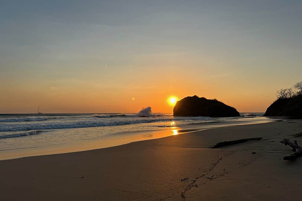 6 Day Find Your Flow Writing & Yoga, Women's Retreat, Costa Rica 4