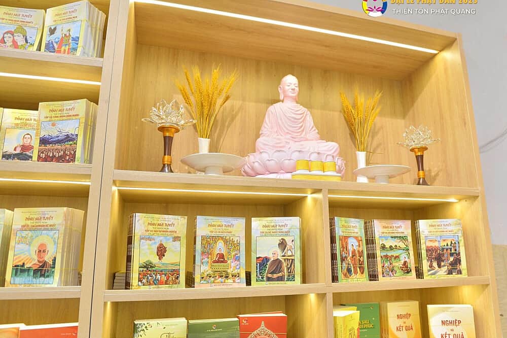 3 Day Mindfulness Meditation & Monastic Life in HCMC, Vietnam 7