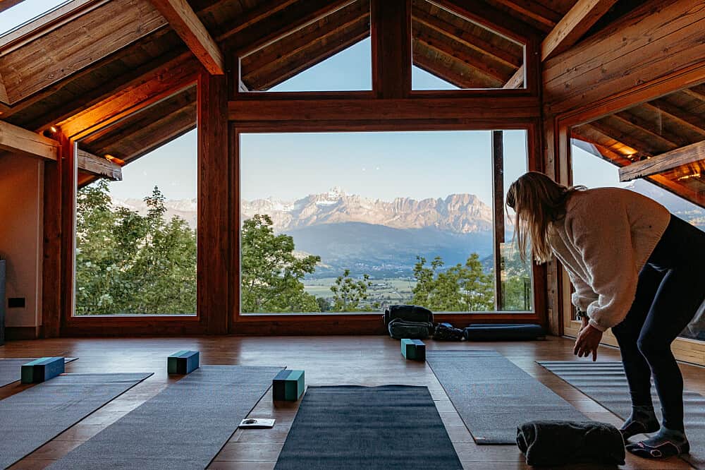 4 Day Mountain Wellness Retreat: Hiking & Yoga in France 7