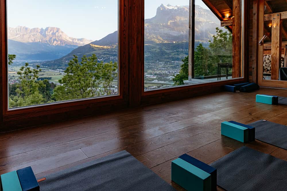 4 Day Mountain Wellness Retreat: Hiking & Yoga in France 8