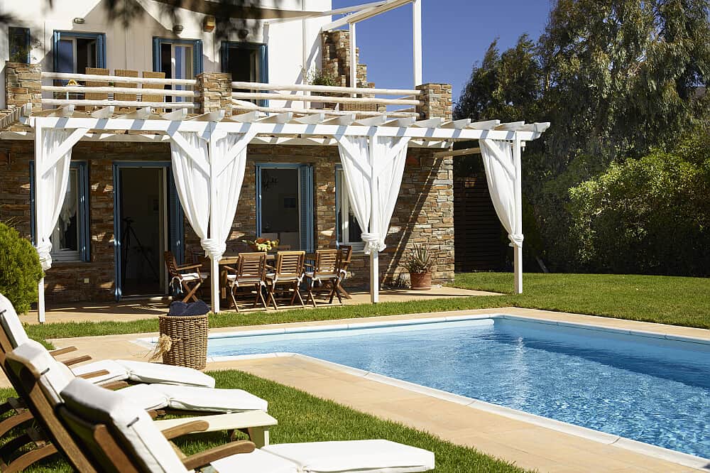 7 Day Dating Singles Adventure: Mind Games & Mysteries in Greece 4