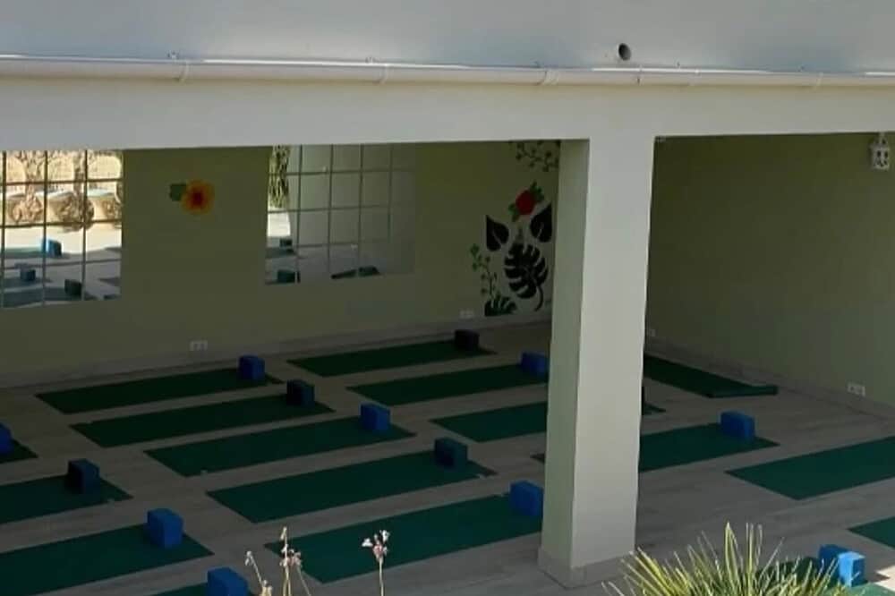 6 Day Immersive Yoga & HIIT Pilates Retreat in Algarve, Portugal 8