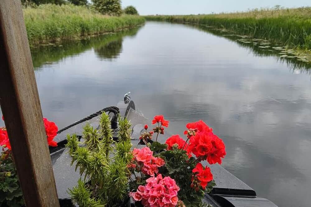 3 Day Women's Retreat Aboard Moon River, UK 2