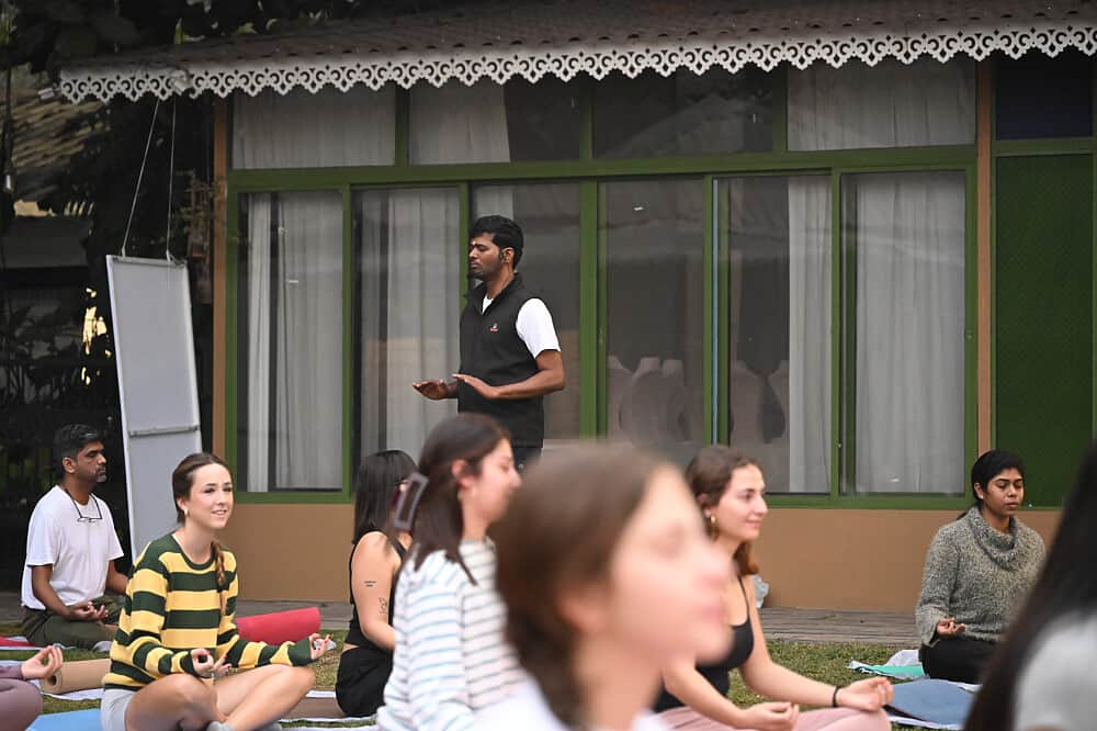 5 Day Heart of Bhakti: Sacred Yoga & Ayurvedic Immersion in India 8