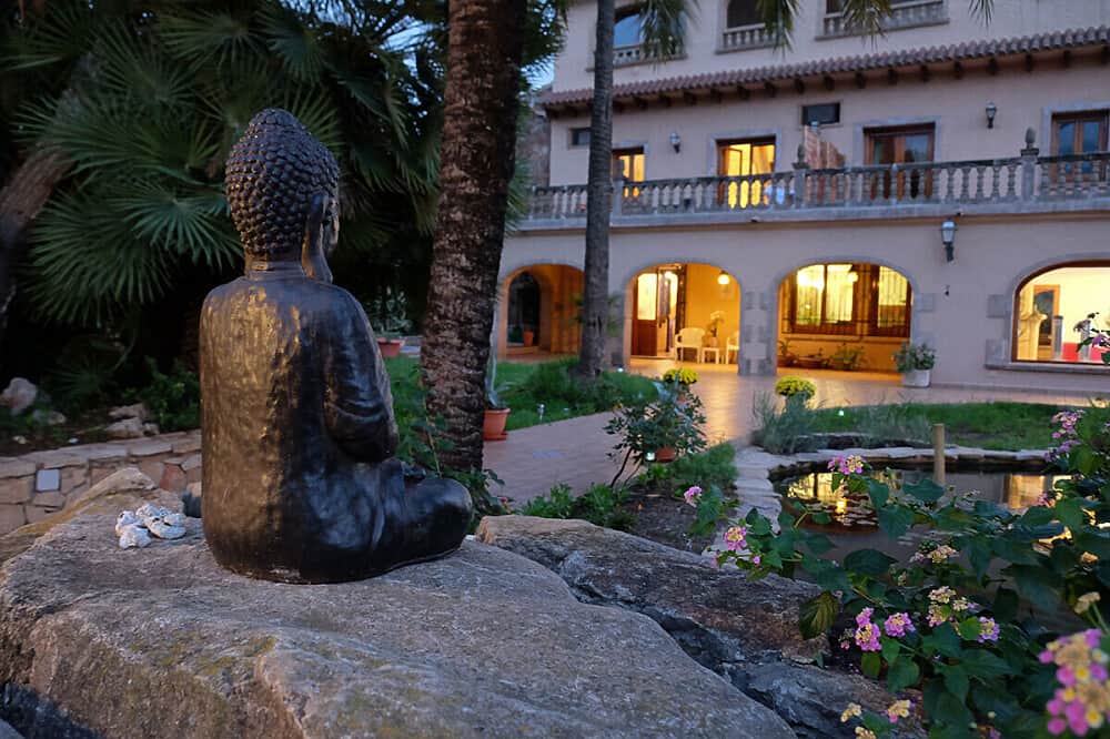 6 Day Yoga & Meditation: Change Ourselves & The World in Spain 6