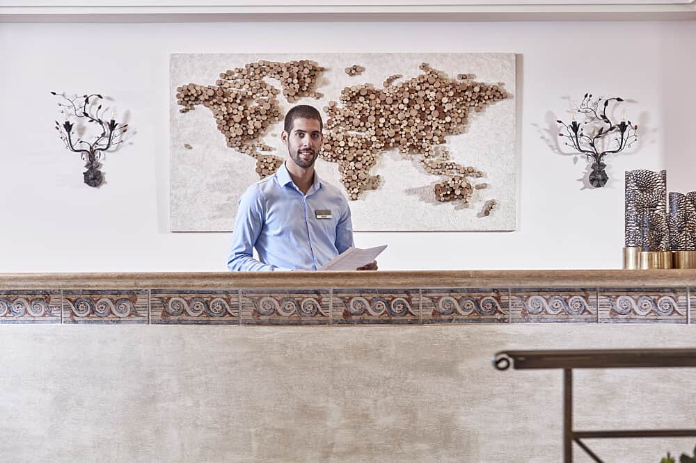 7 Day Santorini Reading Retreat in Greece 3