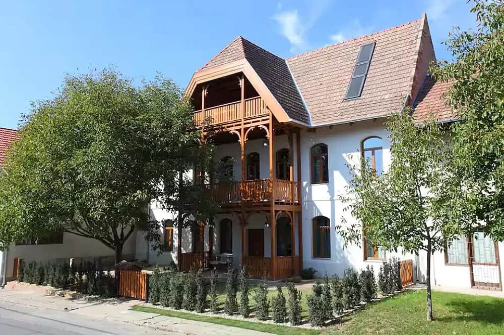 5 Day The Secret Reading Retreat - Book Lovers Getaway, Hungrary 1