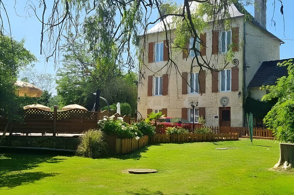 6 Day Relaxing Pilates & Yoga Women's Retreat in France 7