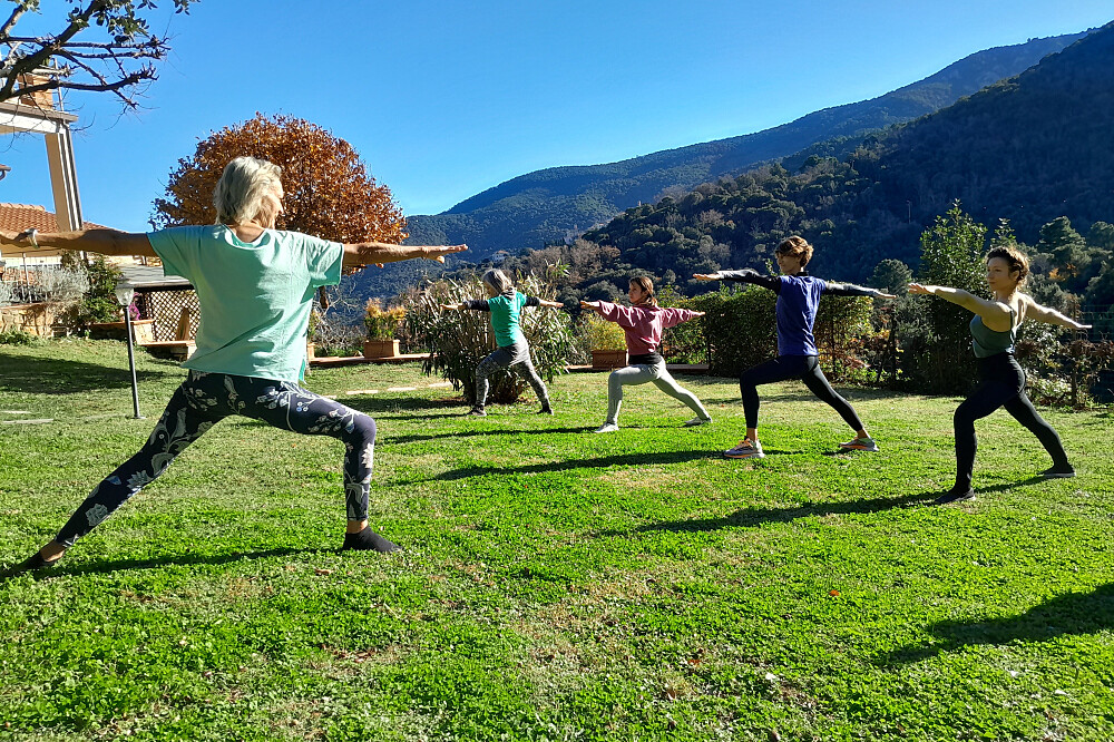 7 Day Sanftes Slow Therapeutic Yoga for 60 plus in Italy 2