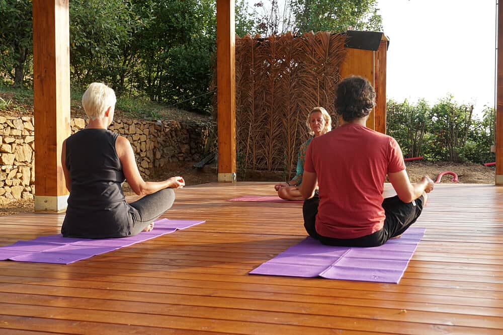 7 Day Sanftes Slow Therapeutic Yoga for 60 plus in Italy 1