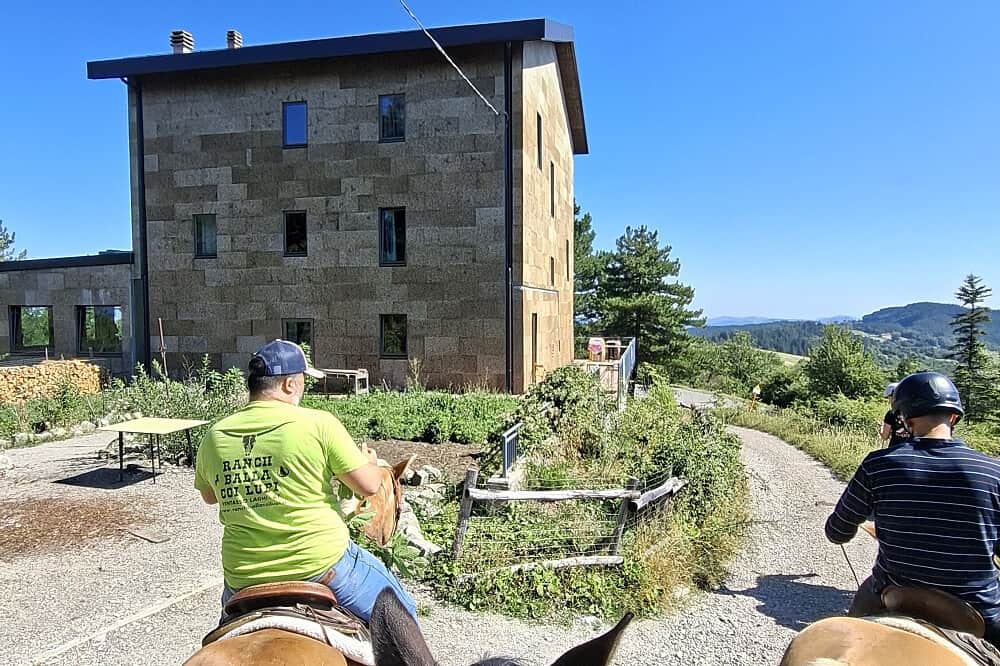 4 Day 'Recharge" Wellness & Nature Yoga Retreat in Italy 6