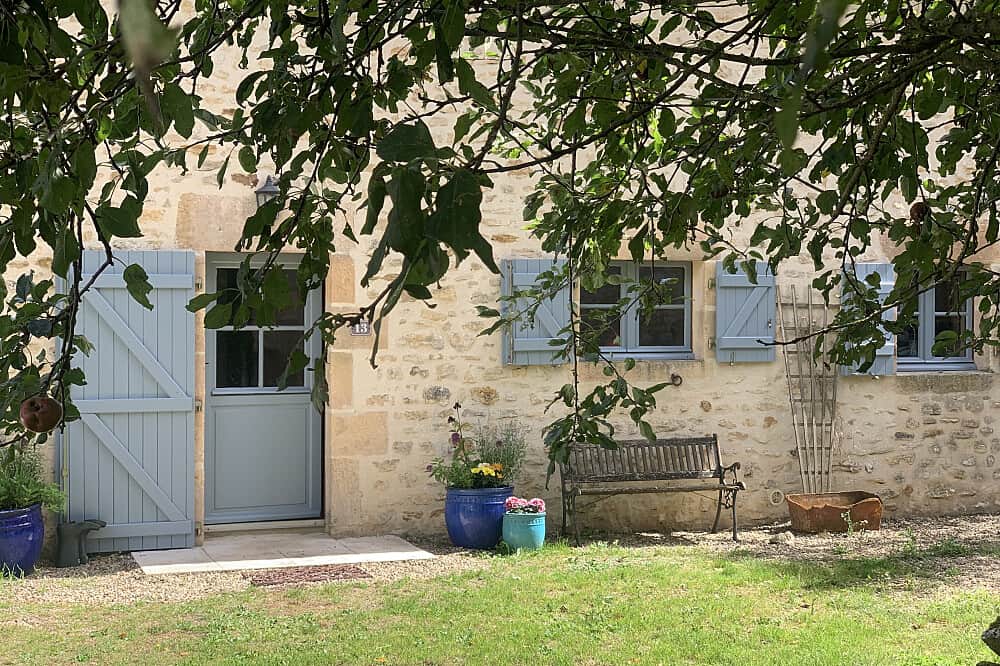 8 Day Tapestry as Art & Relaxation Retreat at La Faye, France 4