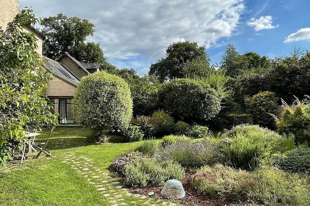 7 Day Transformative Writing Retreat in Chateau in France 5