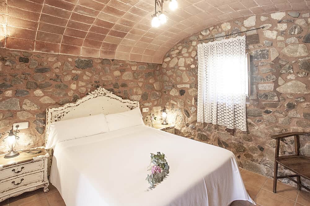 5 Day New Year’s Camp: MASKS OFF For LOVE in Girona, Spain 3