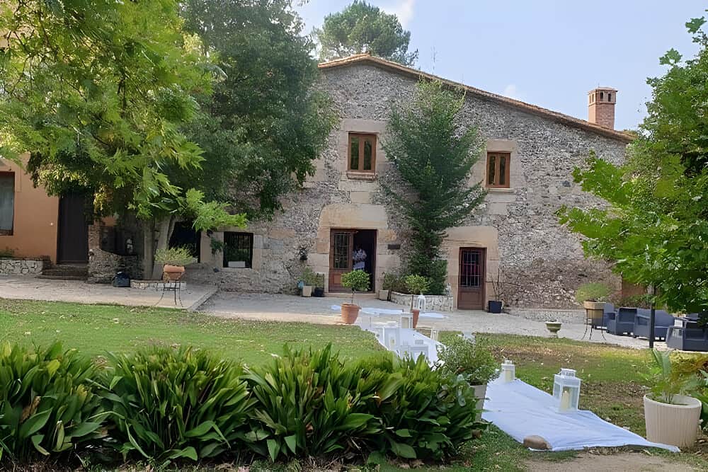 5 Day New Year’s Camp: MASKS OFF For LOVE in Girona, Spain 1