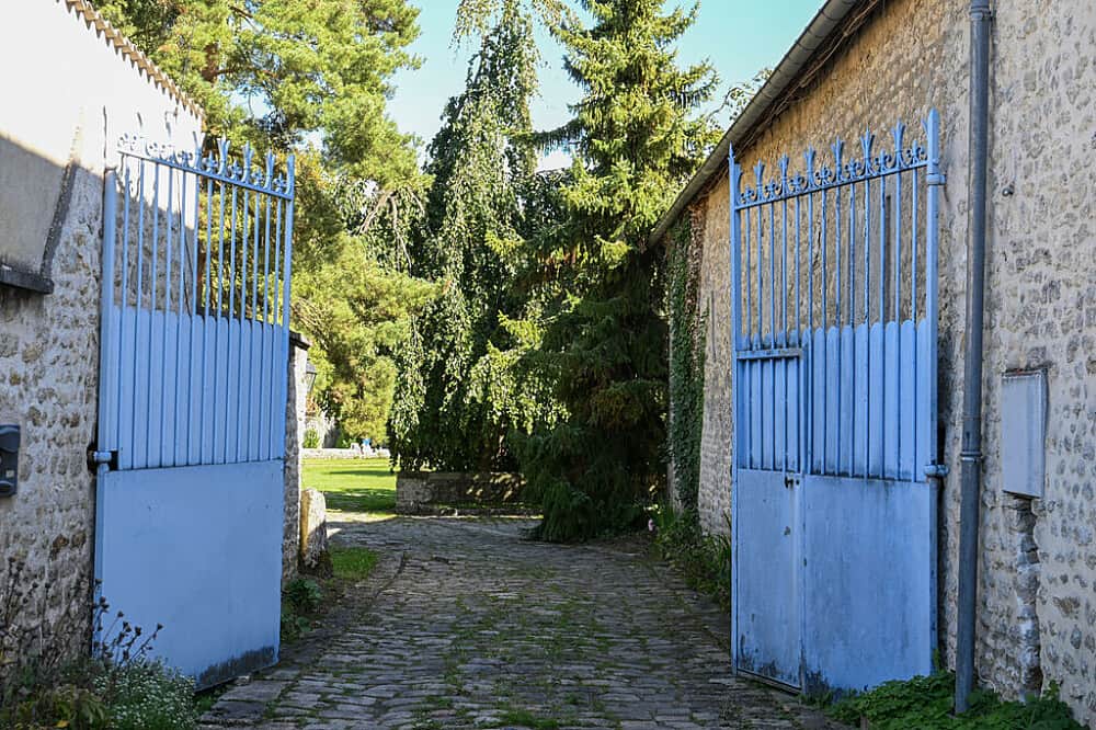 4 Day Summer of the Senses: Yoga, Voice & Creative Flow in France 5