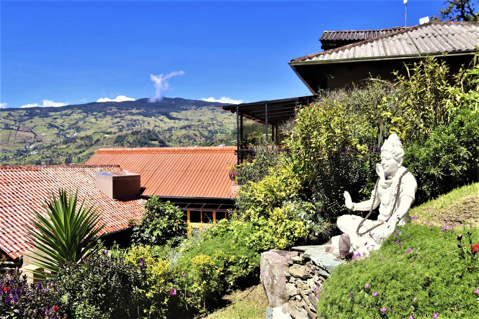 Twelve Hummingbirds Andes Retreats 1