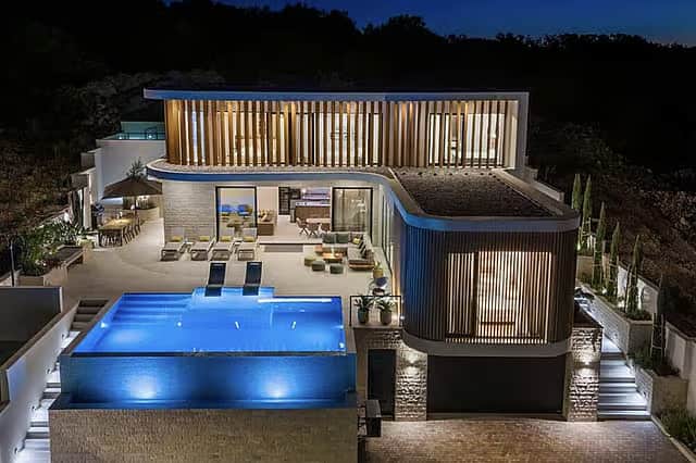 MINISTRY OF HAPPINESS 2