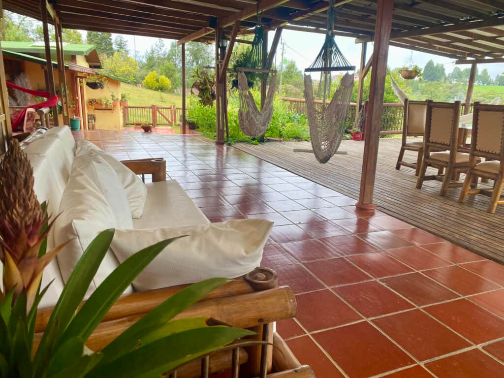 Dini Martinez Yoga & Tantra 6