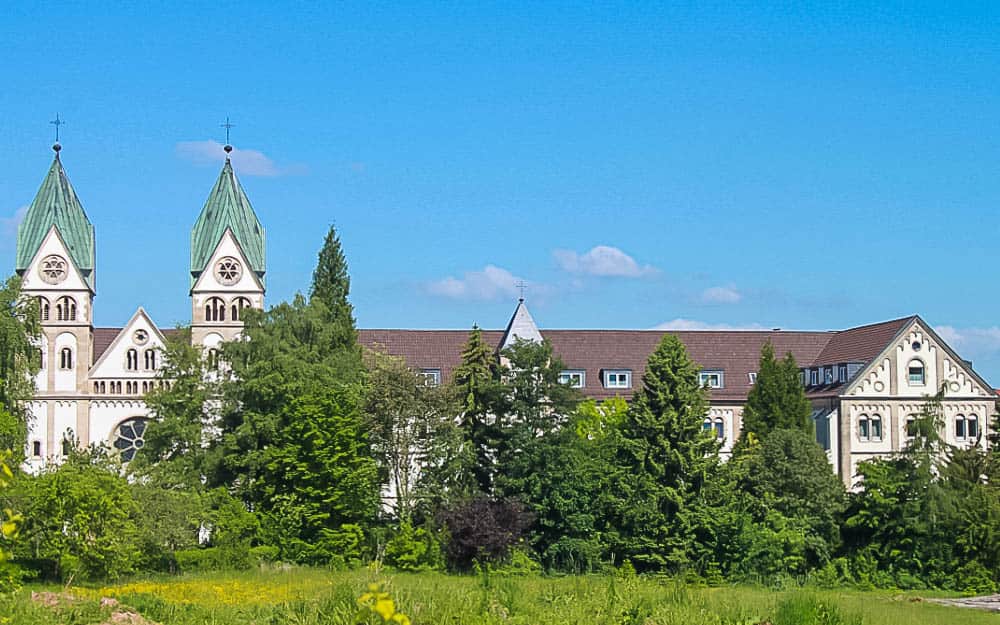 Institut für Achtsamkeit, Intuition und ganzheitliche Persönlichkeitsentwicklung 3