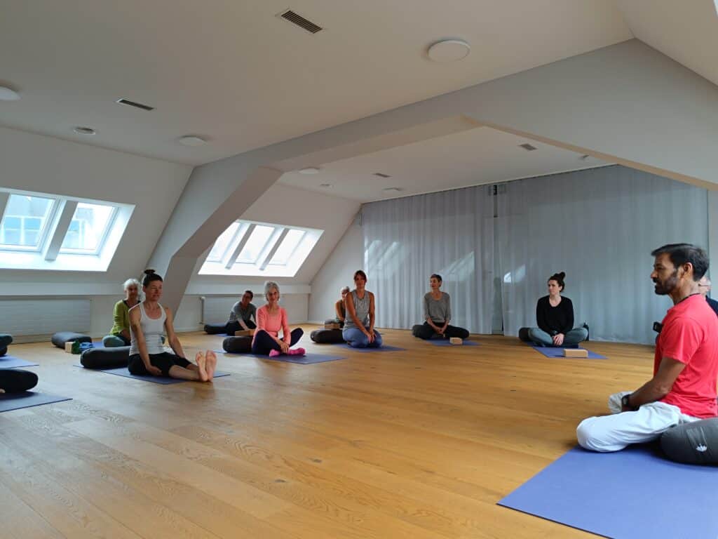 Mahamukti Yoga School 2