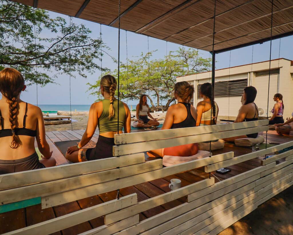 SURF HOOP YOGA Retreat 4