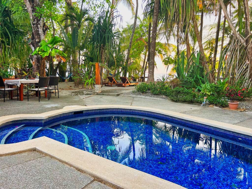 Fenix Hotel & Retreat Center 3