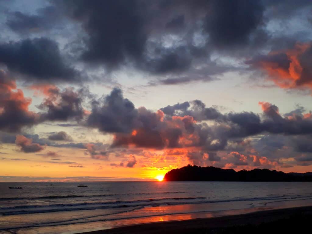 Fenix Hotel & Retreat Center 6