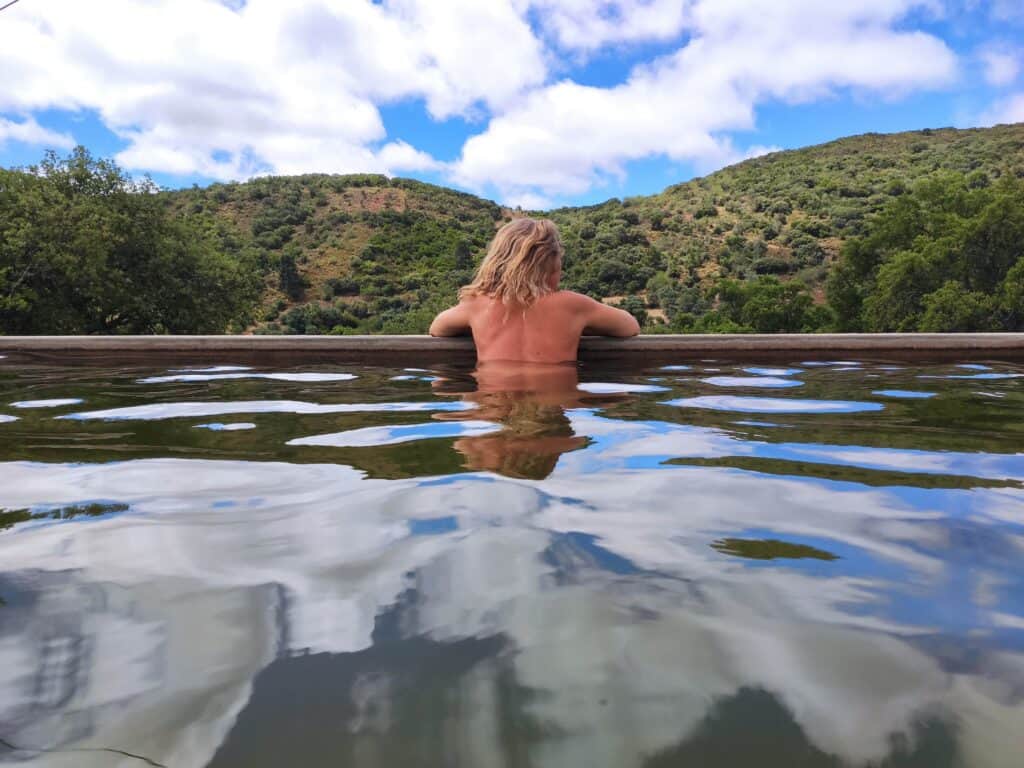 NATURALMENTE - Holistic Living 2