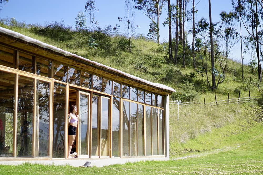 28 Day 200-Hour Multi-Style YTTC Los Andes, Ecuador