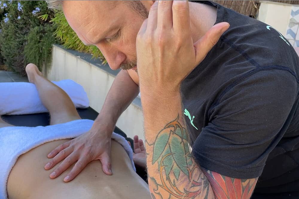 6 Day Gay Learn Massage Retreat - Cinq & Sept, South France