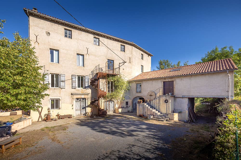 8 Day Creative Getaway with Guest Artist Rob Ryan in France