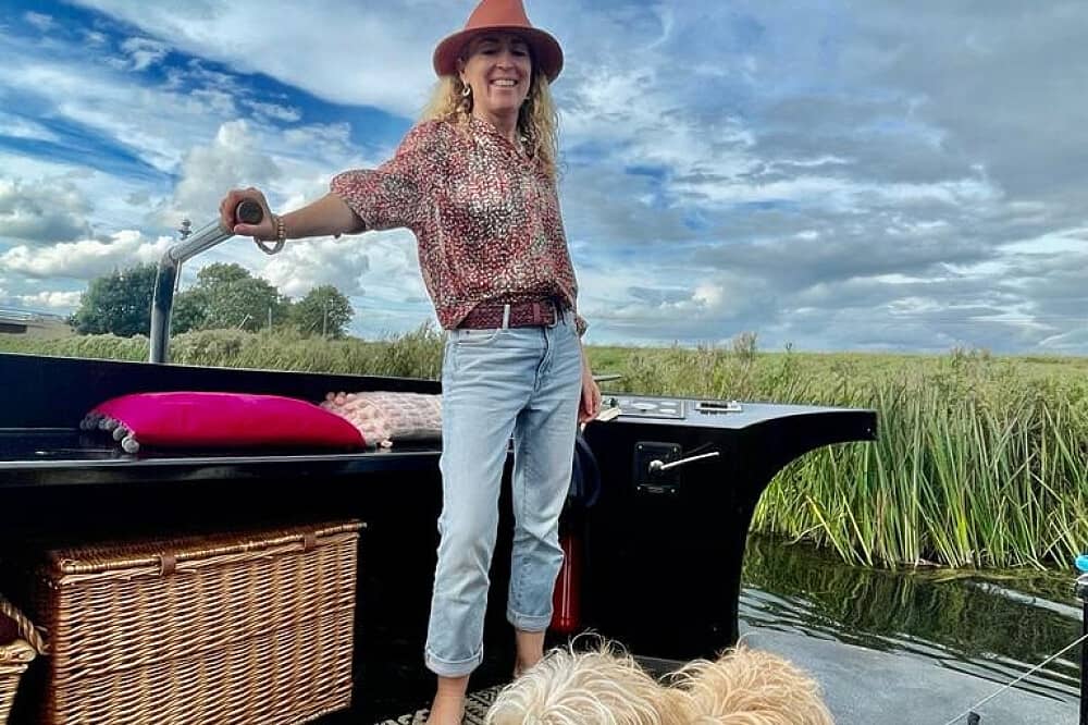 3 Day Women's Retreat Aboard Moon River, UK