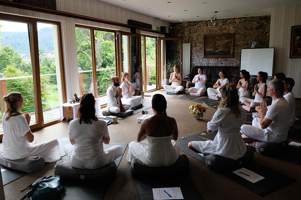 25 Day 300 Hour Advanced Yoga Teacher Training, Germany 8