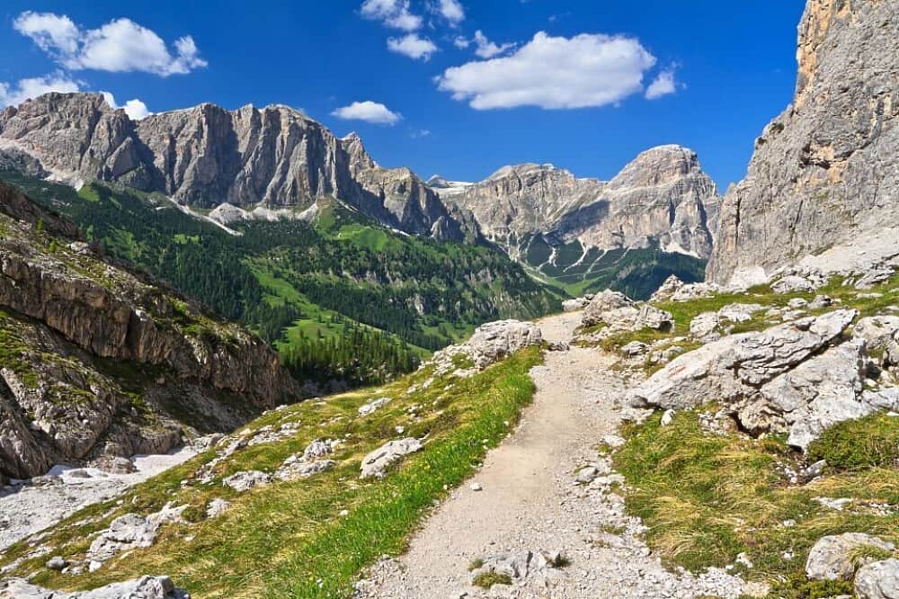 7 Day Trekking and Yoga in The Dolomites, Italy 1