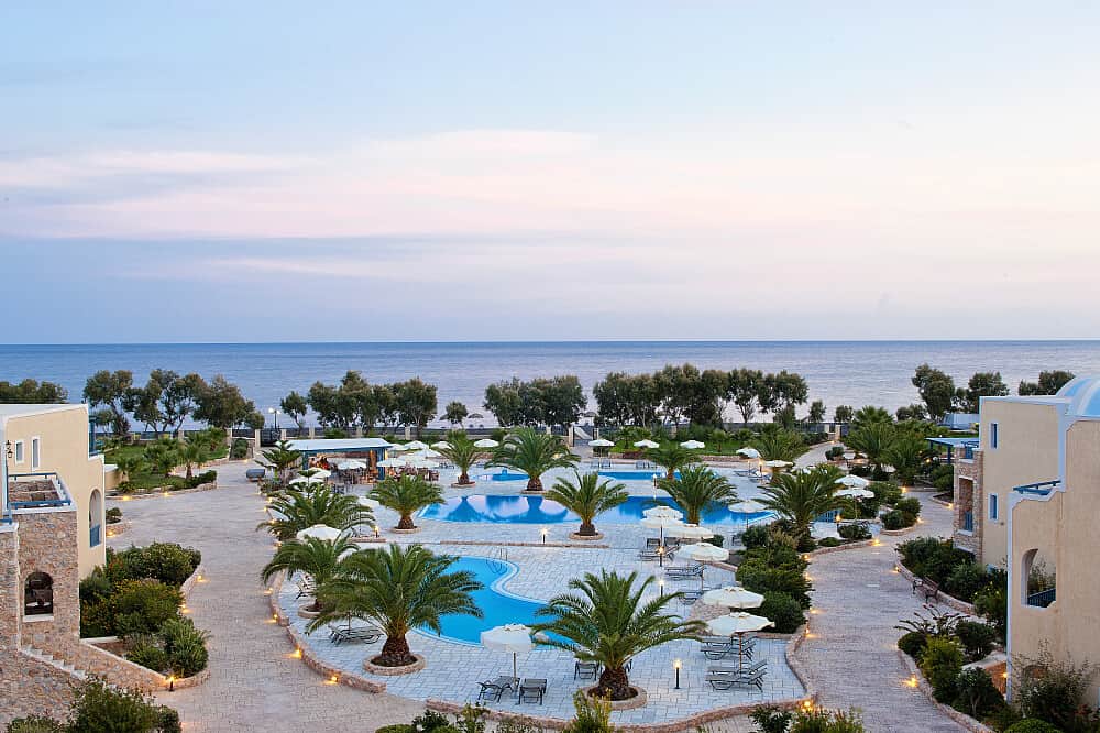 7 Day Santorini Reading Retreat in Greece 4