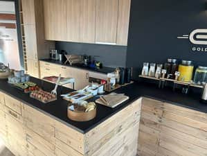 Golden Waves Surf and Yoga Lodge Portugal 3