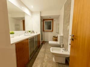 Golden Waves Surf and Yoga Lodge Portugal 7