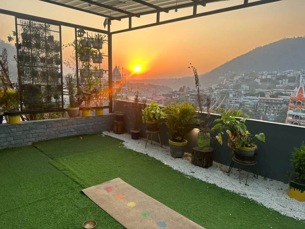 Bunk Stay Yoga Vacation 8