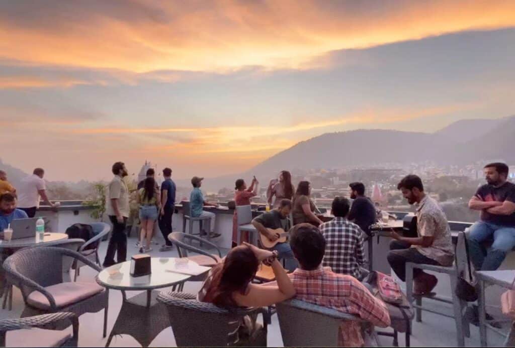 Bunk Stay Yoga Vacation 7