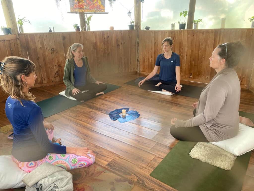 Dini Martinez Yoga & Tantra 4